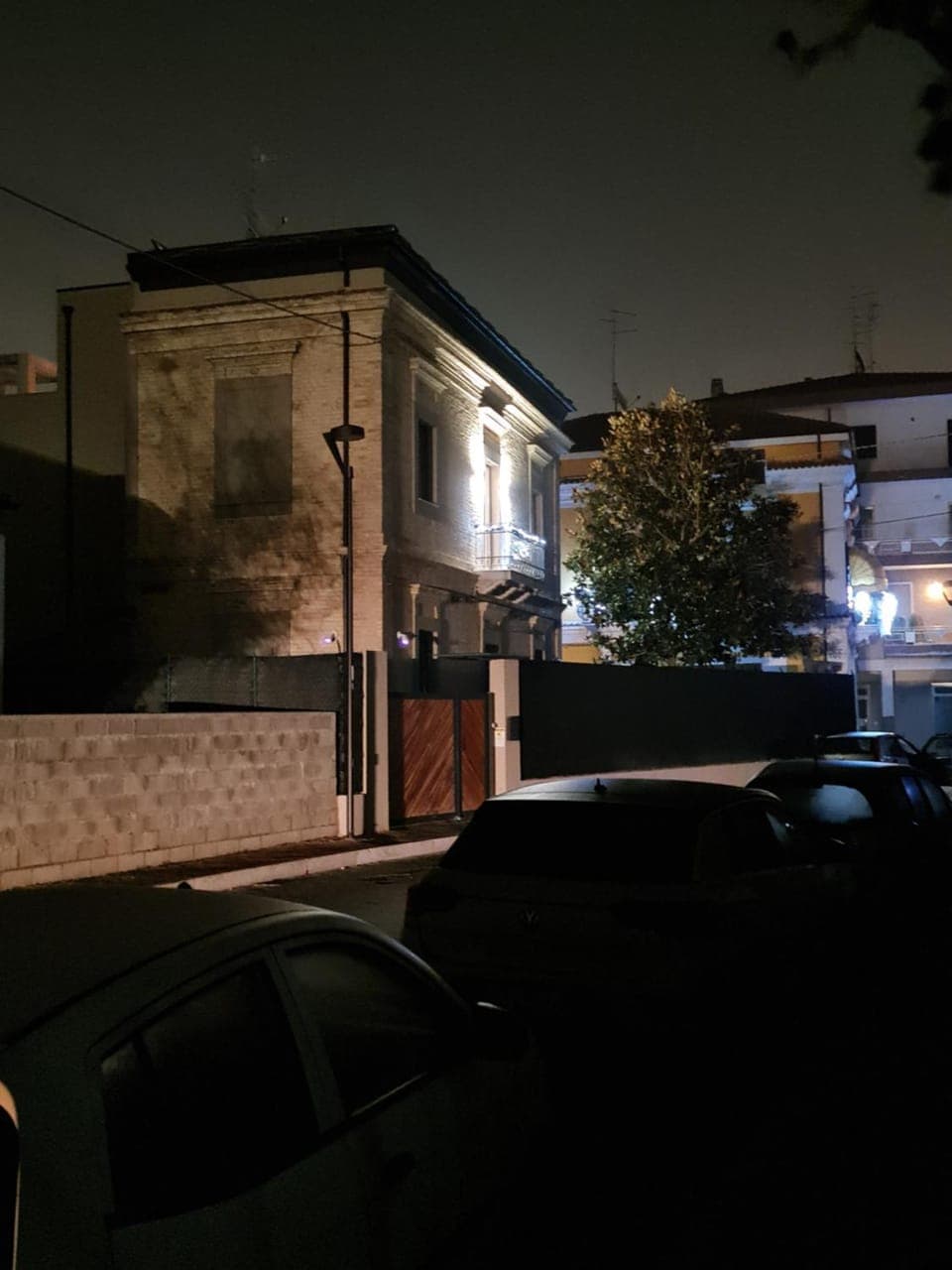 Property building, Neighbourhood