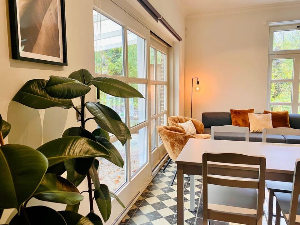 Living room, Seating area, Dining area