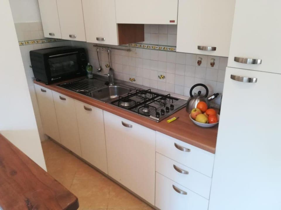 Kitchen or kitchenette, Communal kitchen