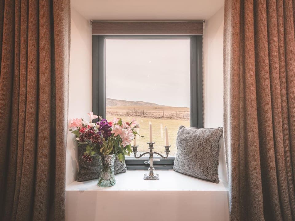 View (from property/room), Living room, Mountain view