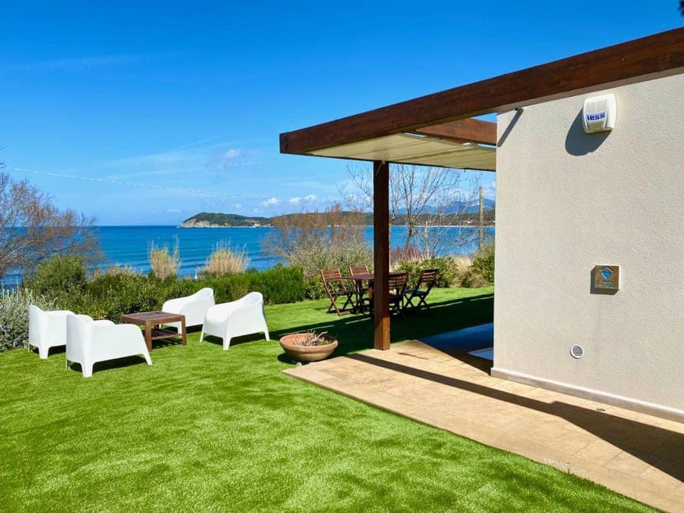 Property building, Day, Garden, Garden view