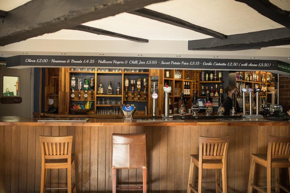 Lounge or bar, Lunch, Dinner, Alcoholic drinks, Non alcoholic drinks