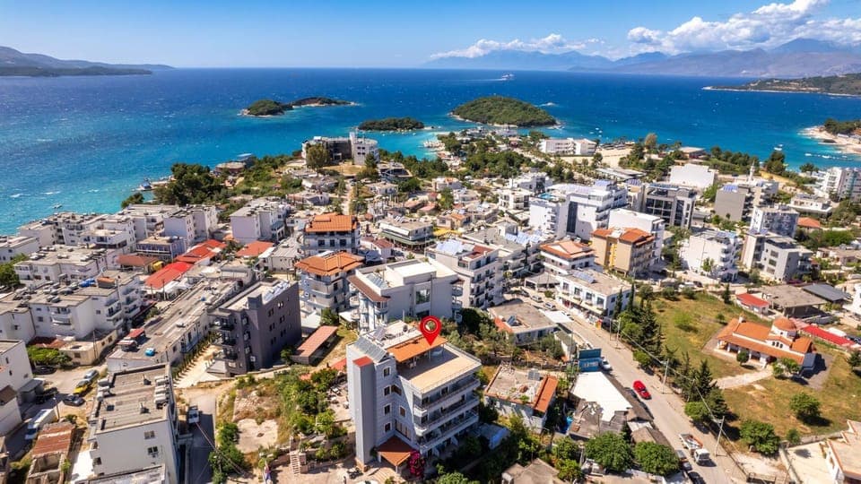 Property building, Bird's eye view, City view, Street view, Location