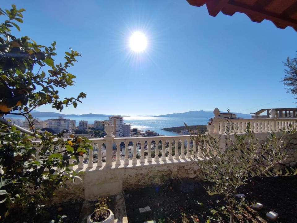 Neighbourhood, View (from property/room)