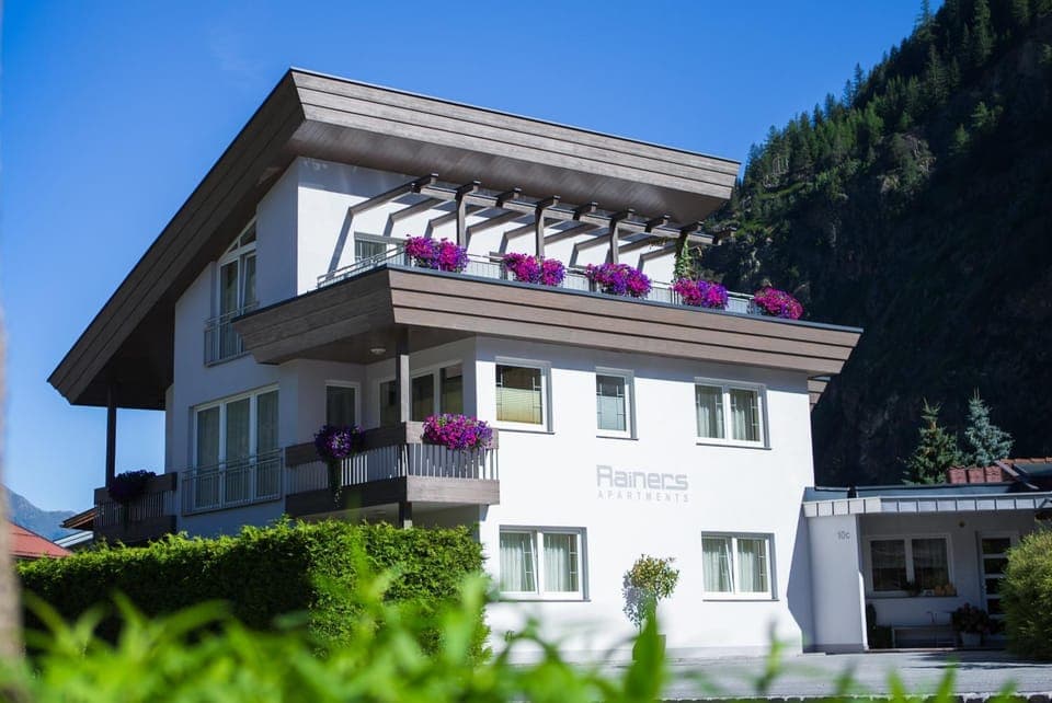 Facade/entrance, Summer, Other, Sunrise