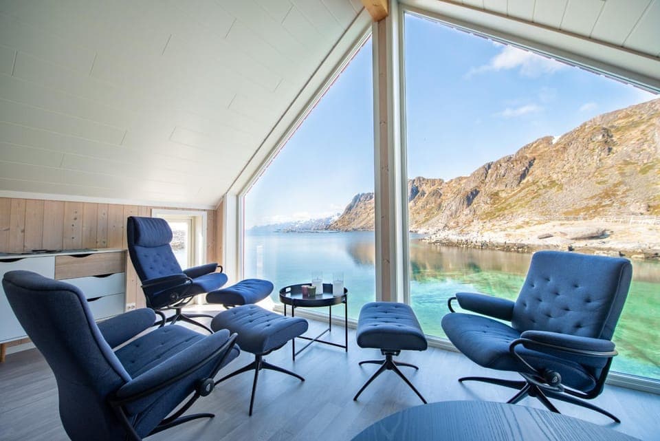 View (from property/room), Living room, Seating area, Mountain view, Sea view