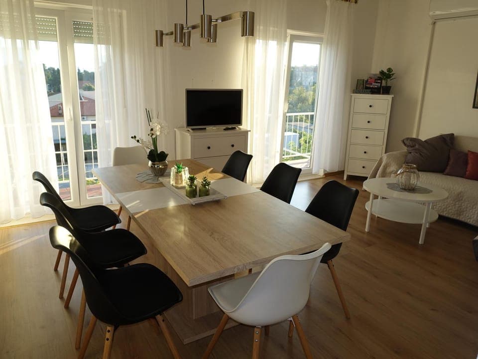 Living room, Evening entertainment