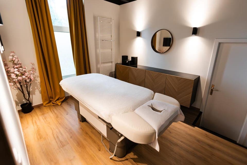 Massage, Spa and wellness centre/facilities