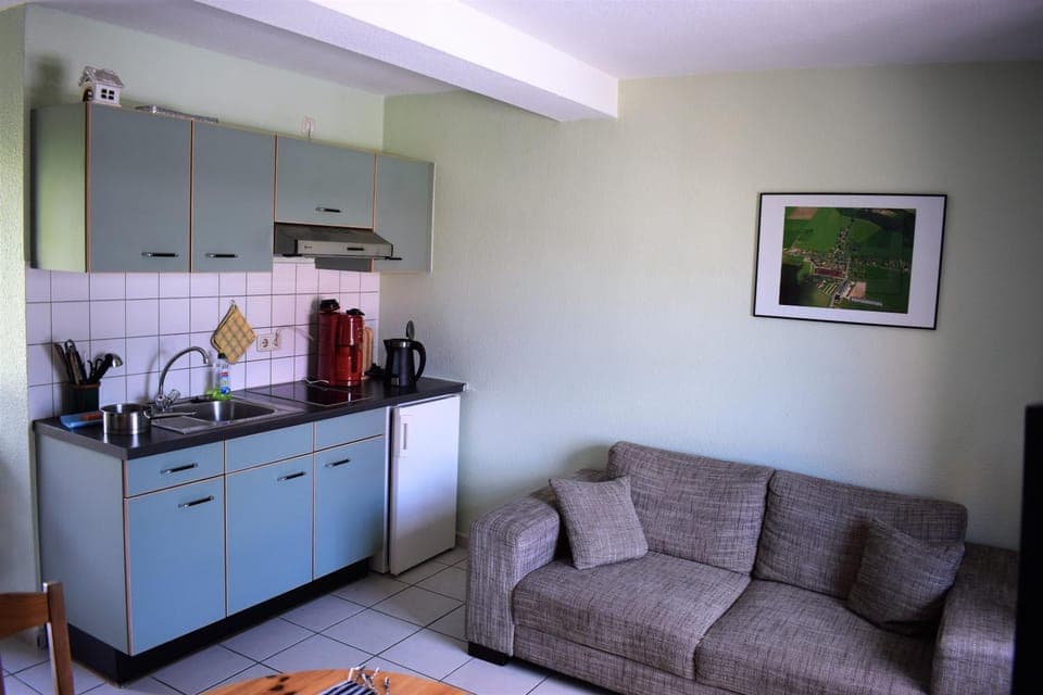 Kitchen or kitchenette, Seating area