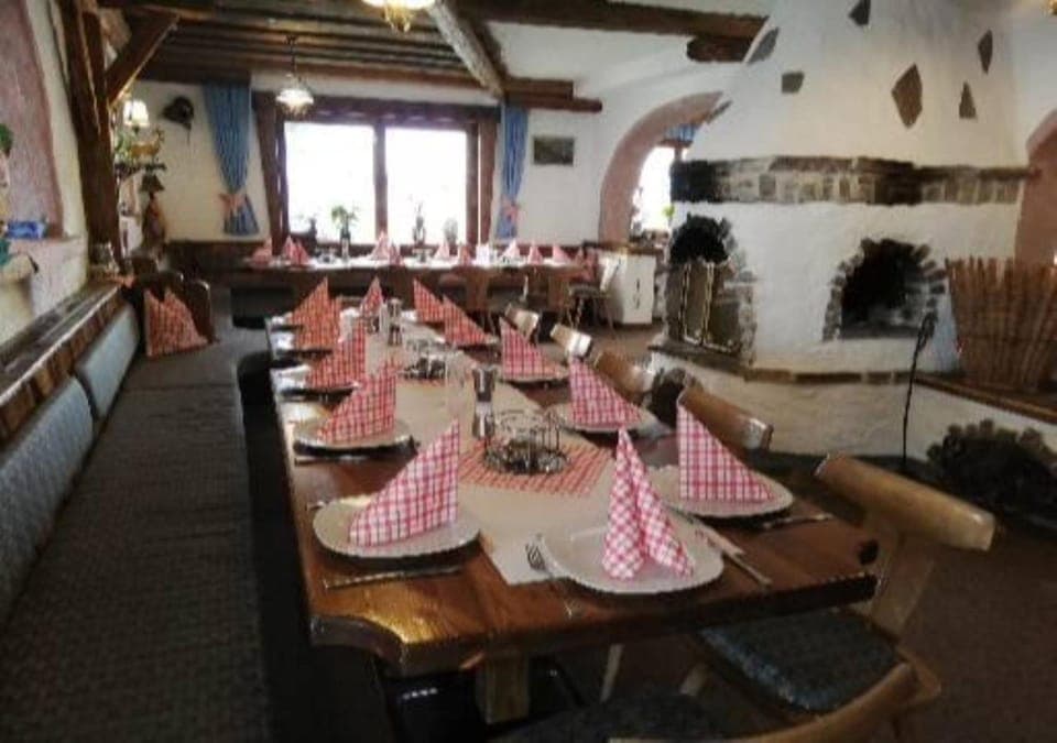 Banquet/Function facilities, Food, Mountain view, Drinks