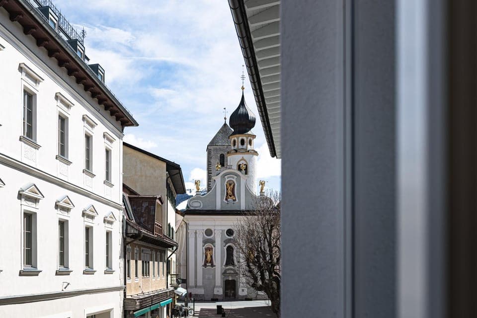 View (from property/room), View (from property/room), Landmark view, Shopping Area