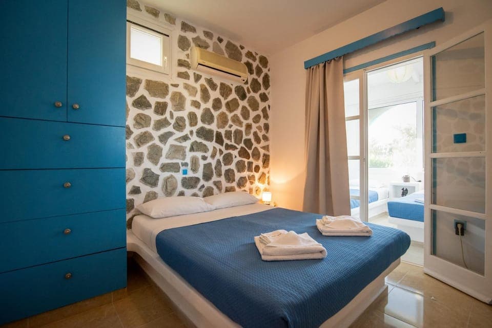 Bed, Photo of the whole room, Bedroom, towels, wardrobe, air conditioner