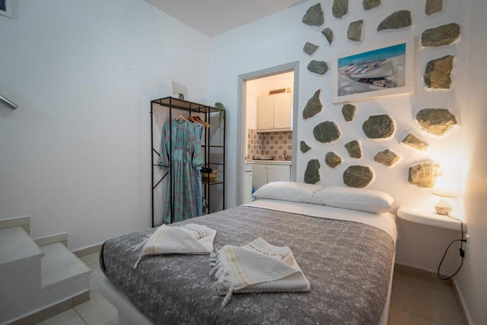 Bed, Kitchen or kitchenette, Photo of the whole room, Bedroom, wardrobe