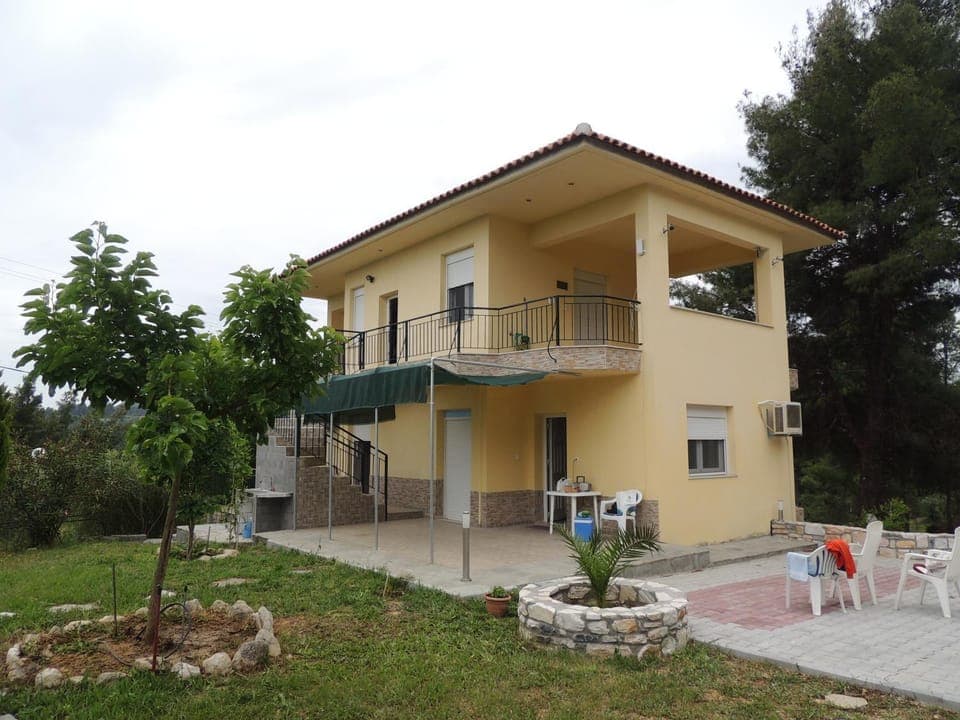 Property building, Garden, Garden, Balcony/Terrace, Balcony/Terrace, Garden view, Parking