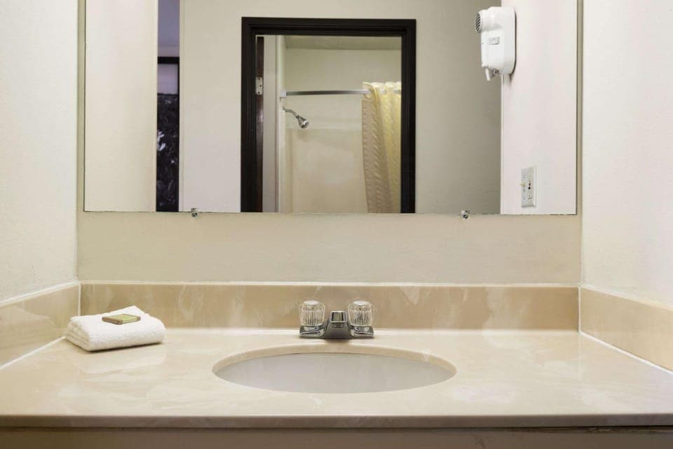 Bathroom, Photo of the whole room, On site