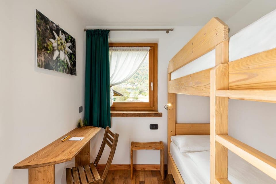 Bed, Photo of the whole room, Bedroom, bunk bed