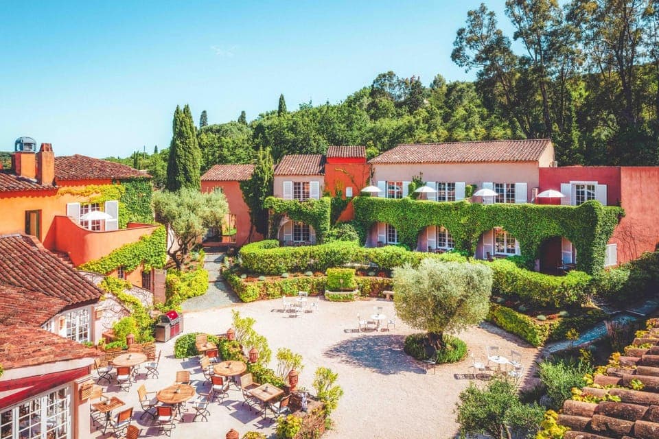 Property building, Restaurant/places to eat