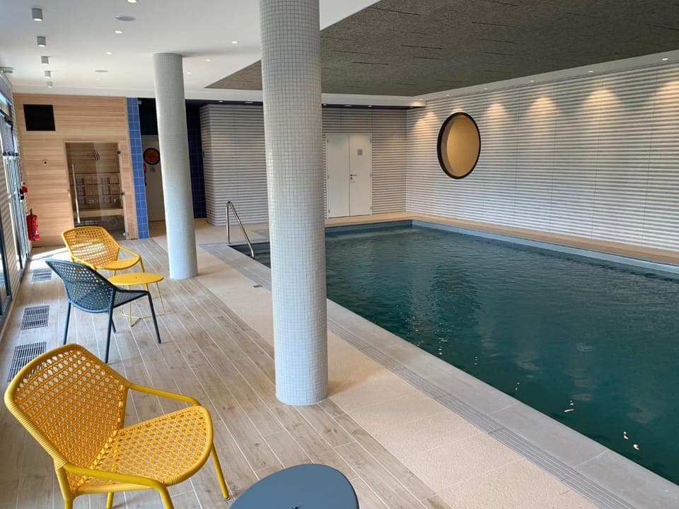 Swimming pool, Swimming pool