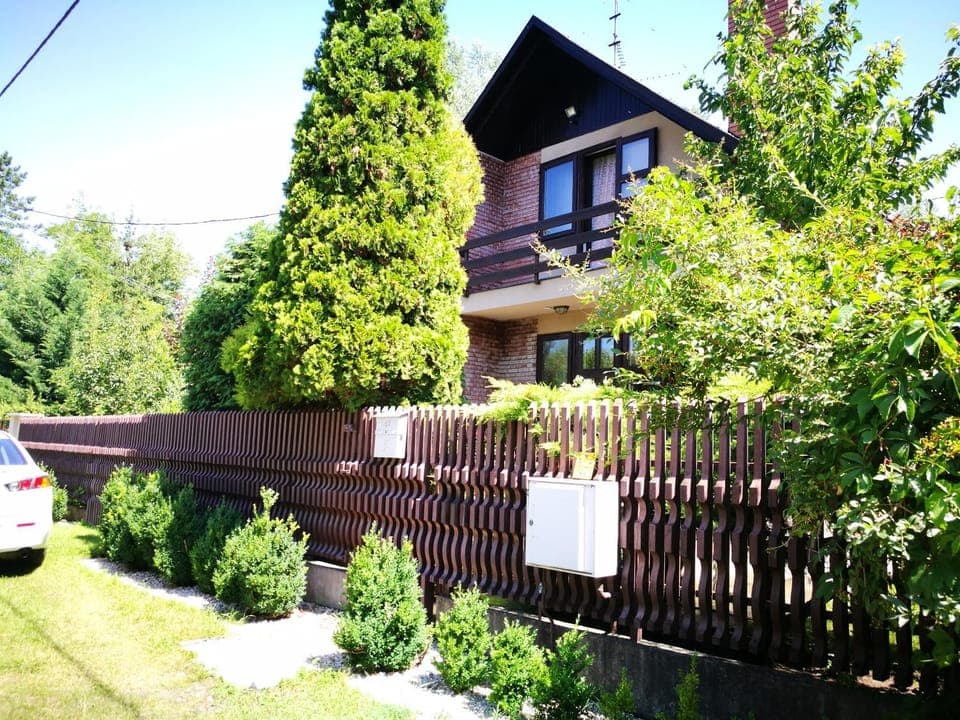 Property building, Natural landscape, Balcony/Terrace, Balcony/Terrace, Street view, Parking