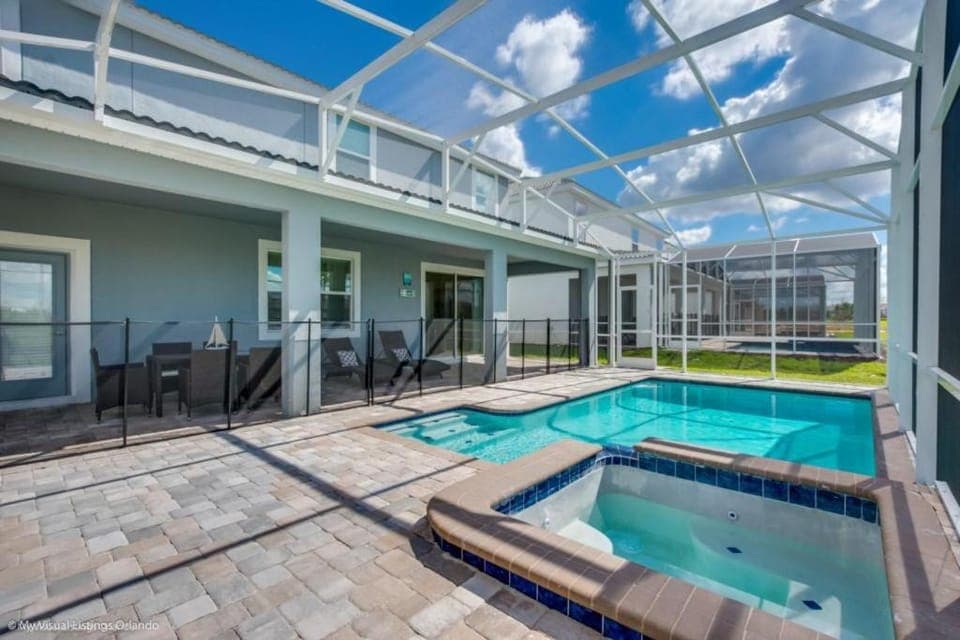 Property building, Swimming pool