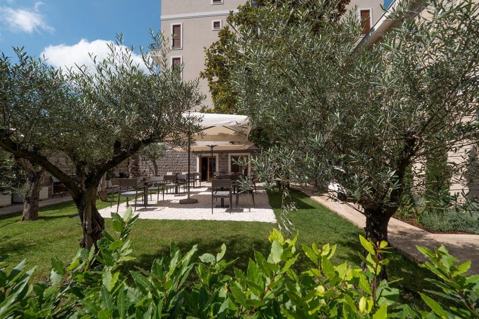 Property building, Garden