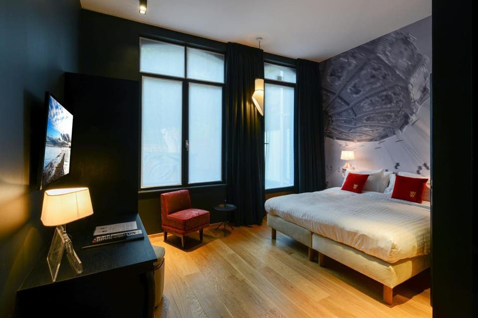 Photo of the whole room