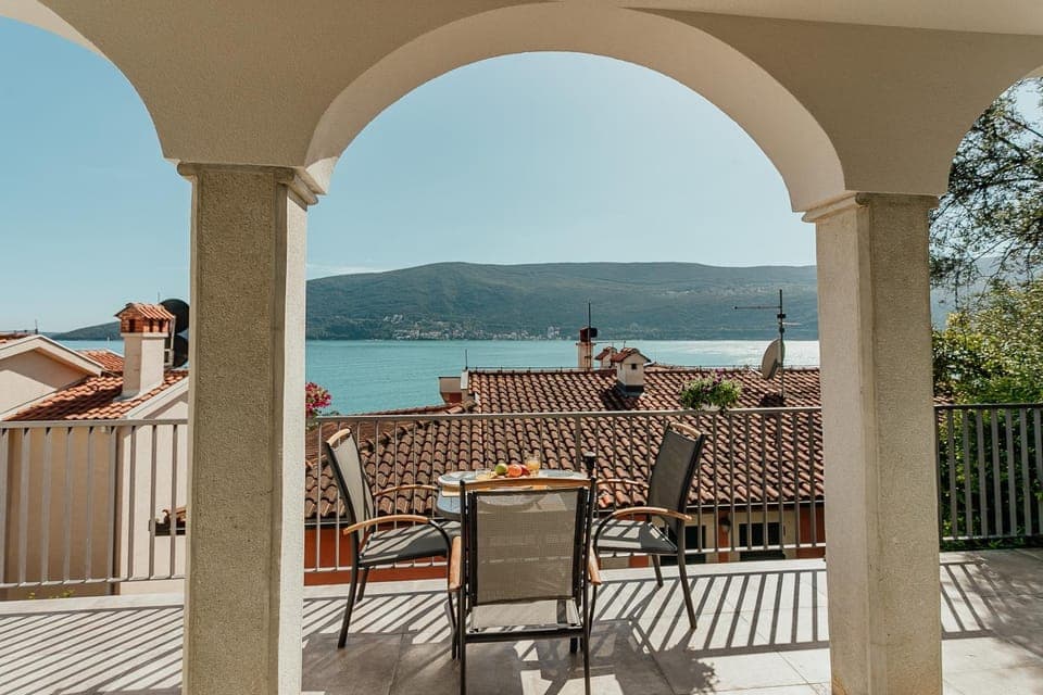 Balcony/Terrace, Seating area, Sea view