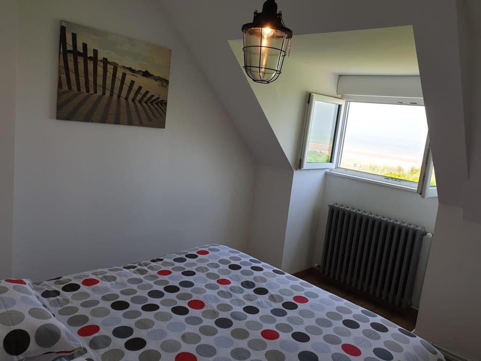 Photo of the whole room, Bedroom, Sea view