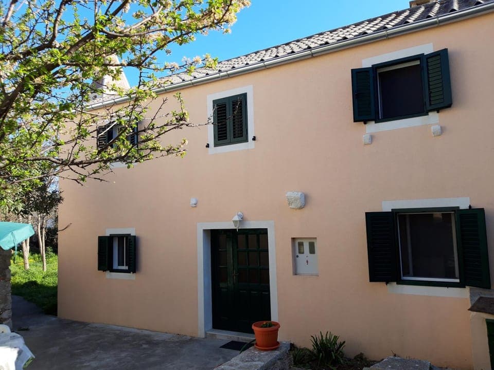 Property building, Patio, Facade/entrance, Seating area