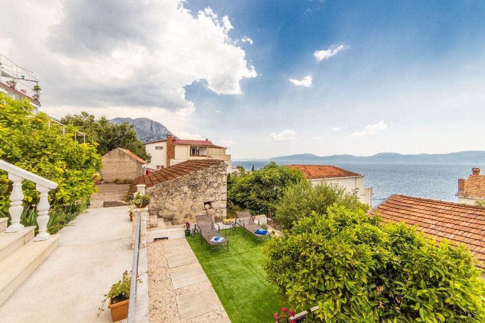 Patio, Facade/entrance