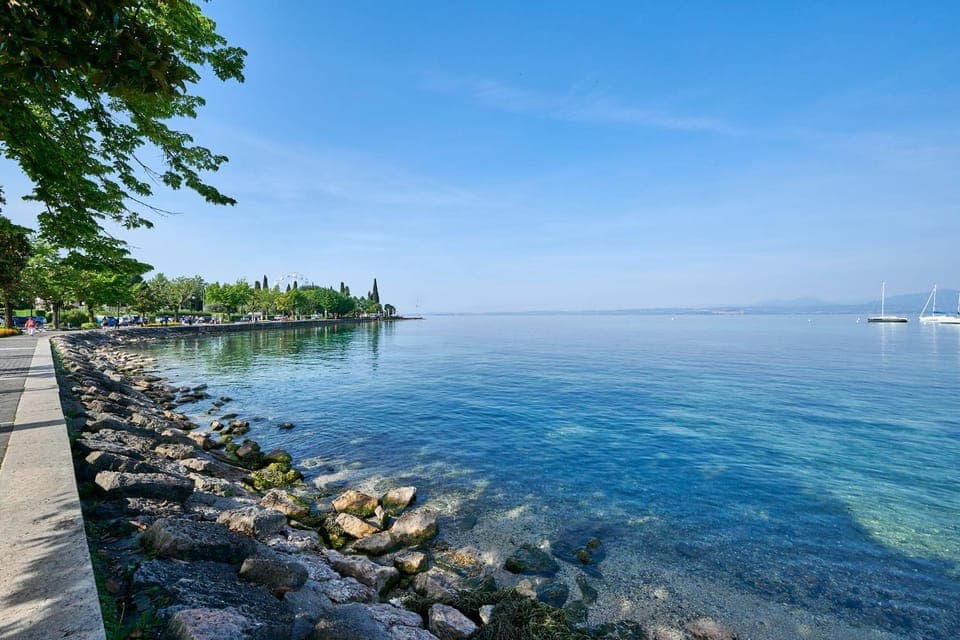 Nearby landmark, Natural landscape