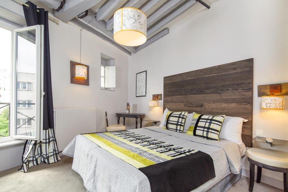 Bed, Photo of the whole room