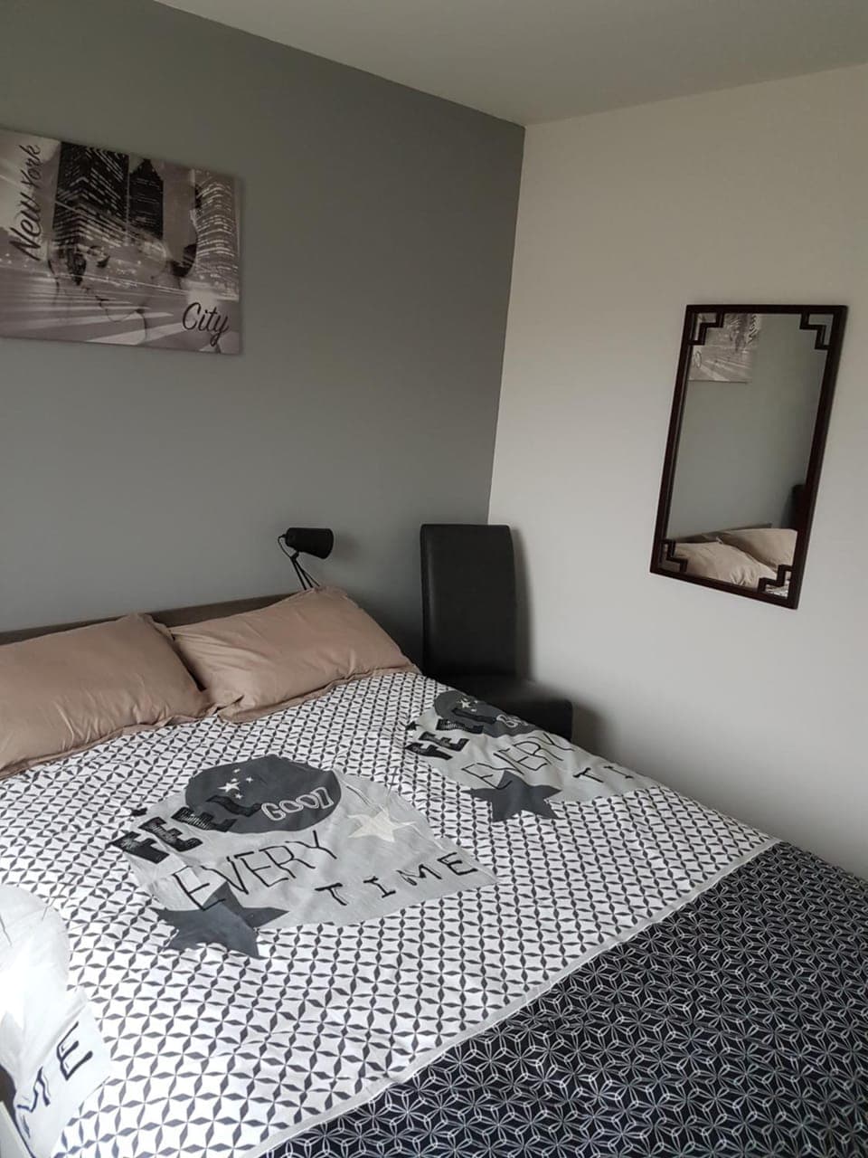 Bed, Photo of the whole room, Bedroom