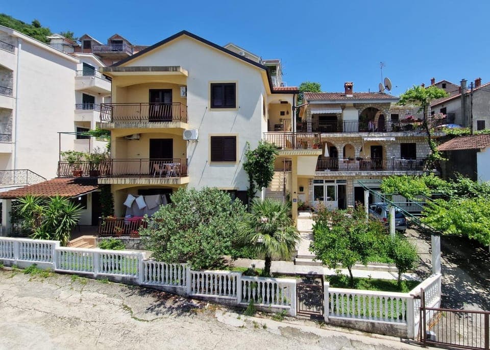 Property building, Garden