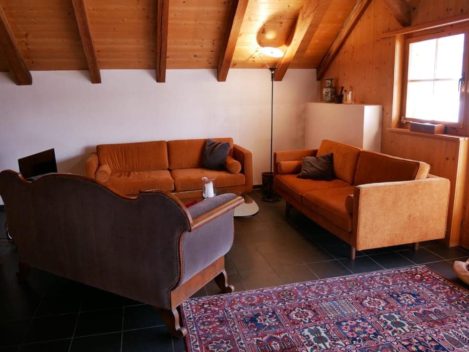 Living room, Seating area