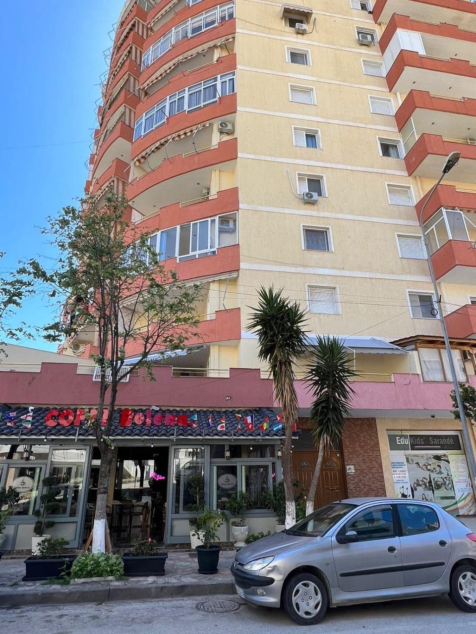 Property building, Facade/entrance