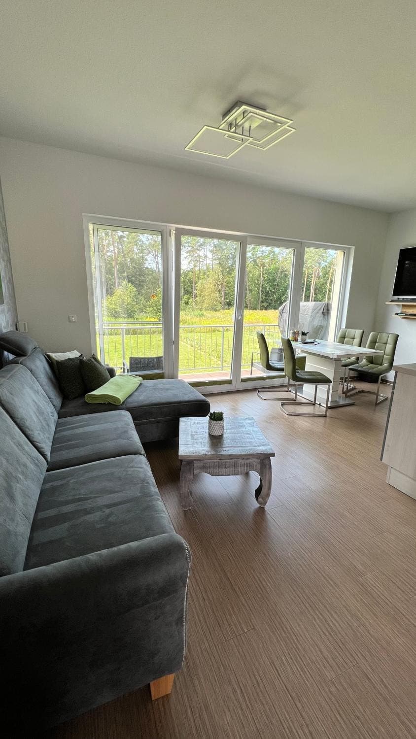 TV and multimedia, Living room, Seating area, Dining area, Evening entertainment