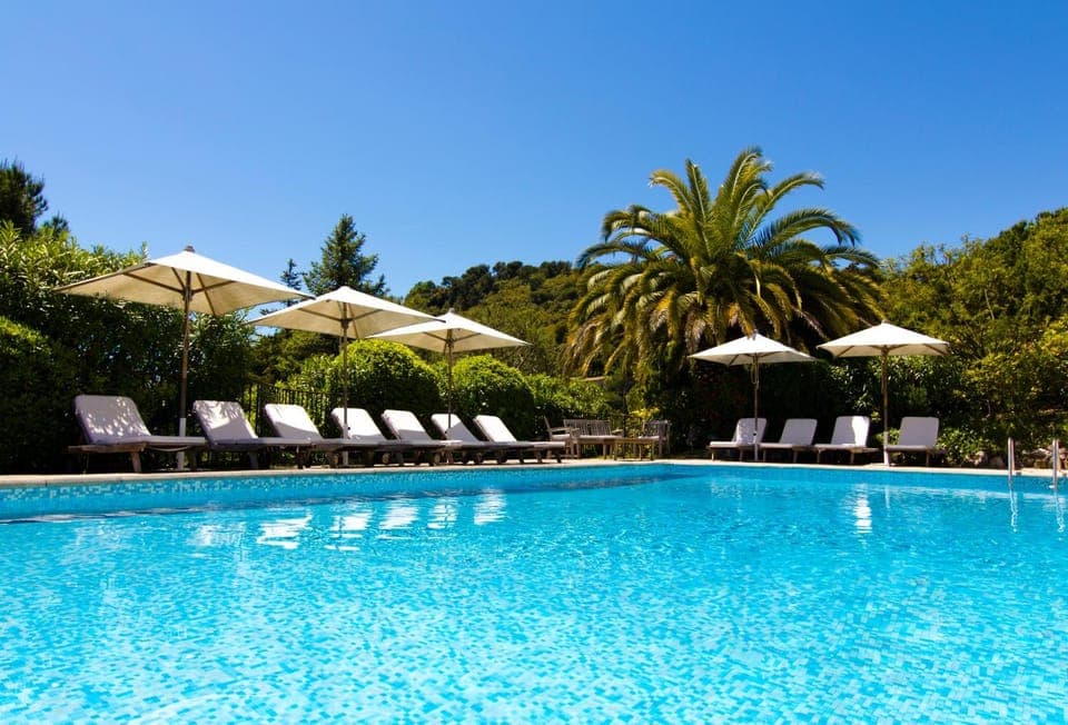 Pool view, Swimming pool, sunbed