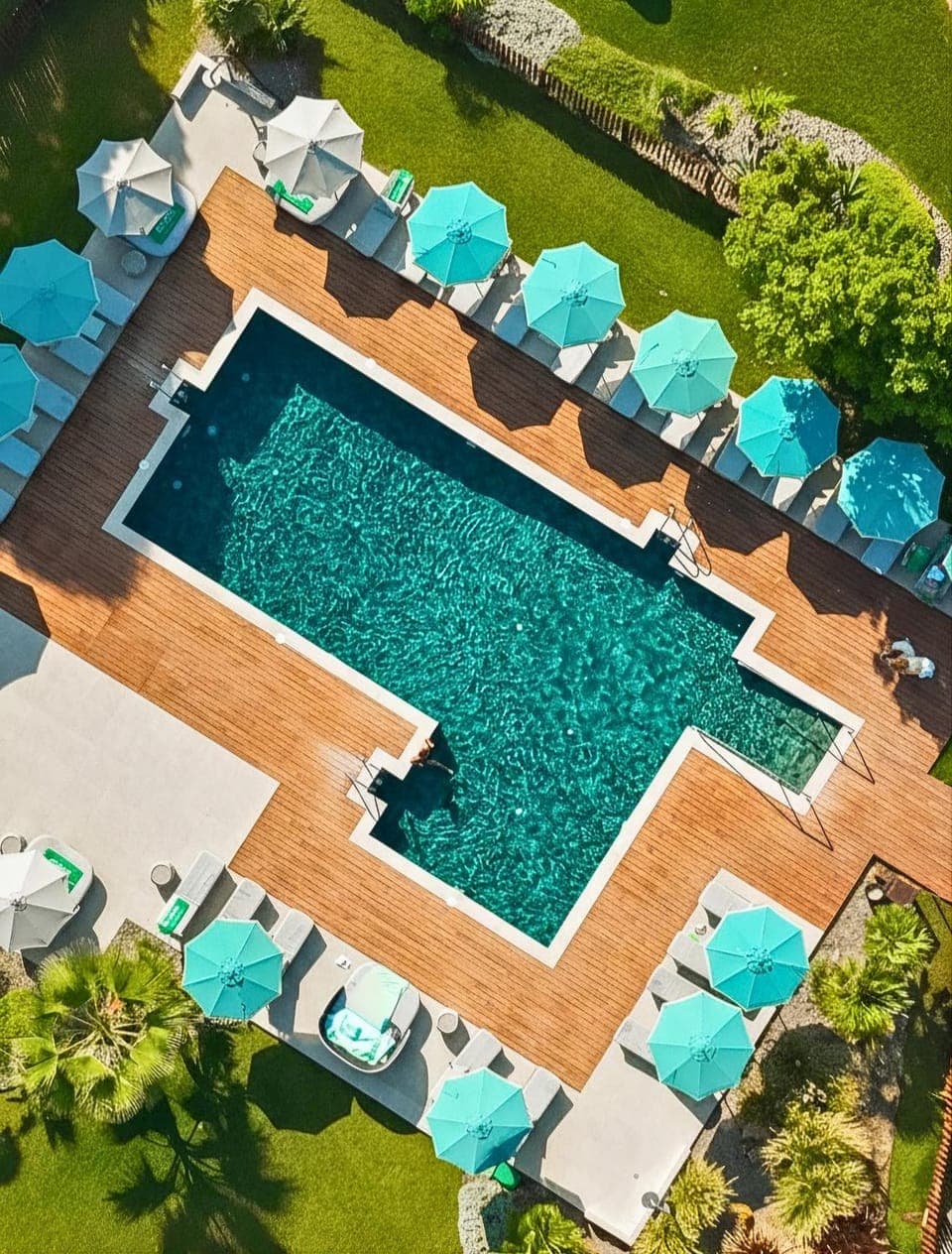 Day, Natural landscape, Garden, Lounge or bar, Garden view, Mountain view, Pool view, Area and facilities, Swimming pool, Entertainment, sunbed, towels