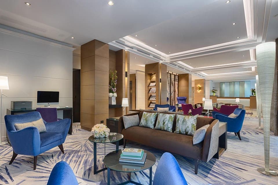 Living room, Lobby or reception, Decorative detail, hair dresser