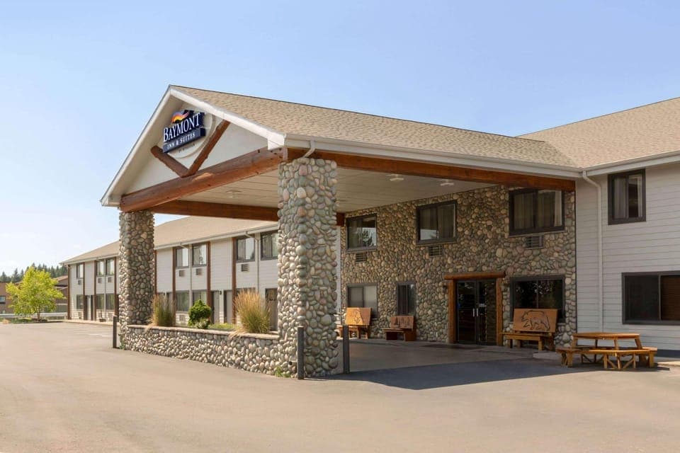 Property building, On site