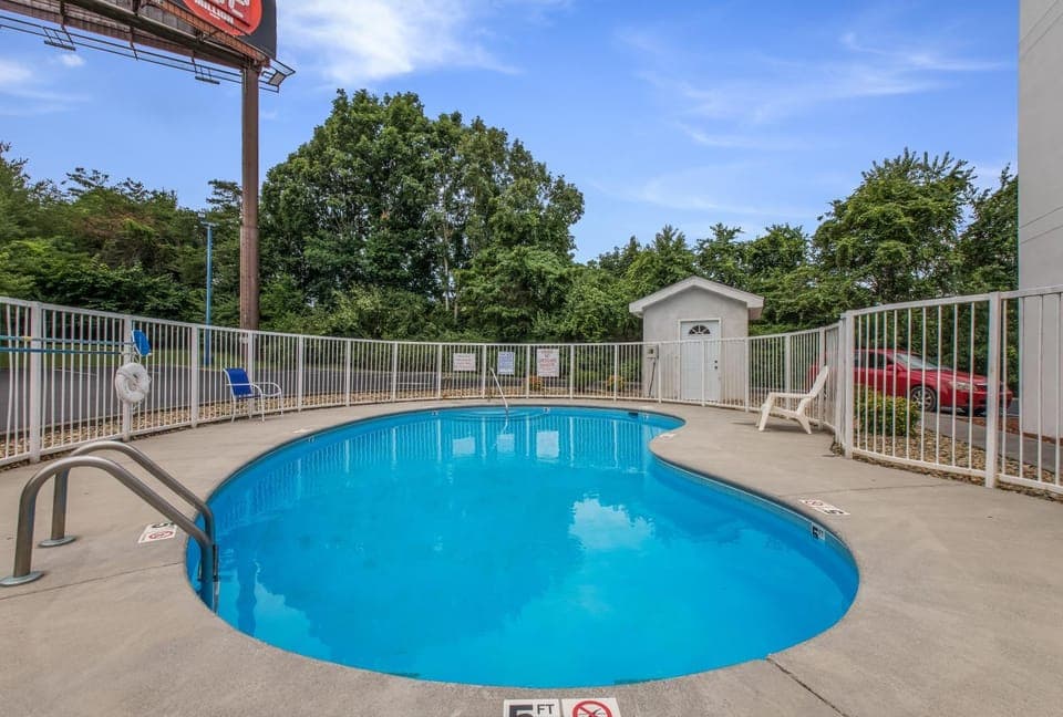 Swimming pool, Swimming pool