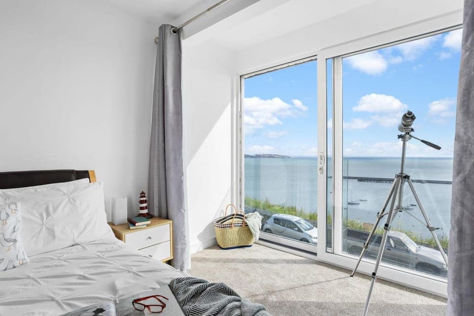 Bed, View (from property/room), Balcony/Terrace, Bedroom, Sea view