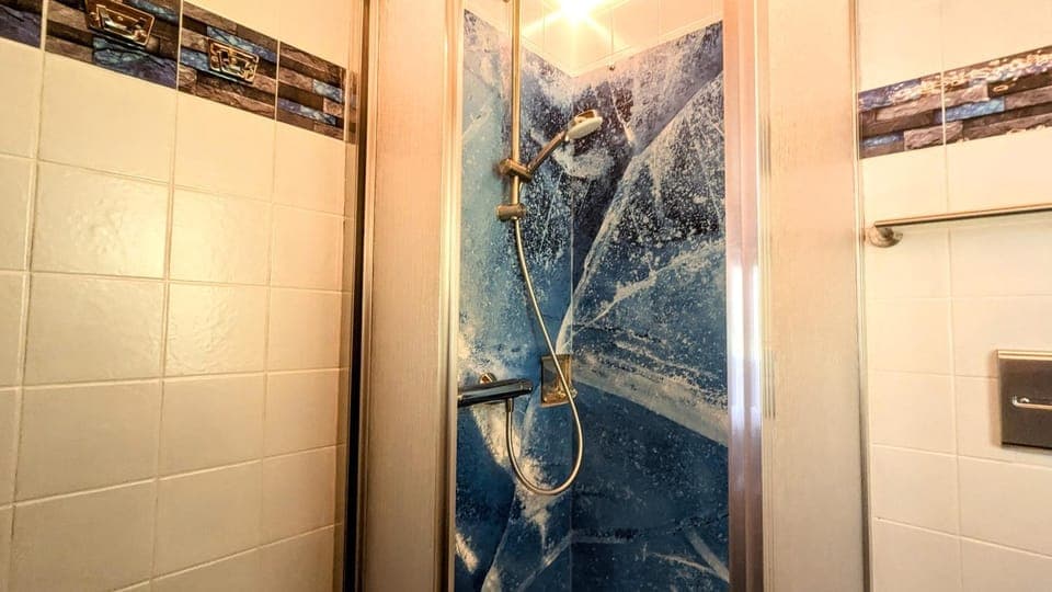 Bathroom, Living room