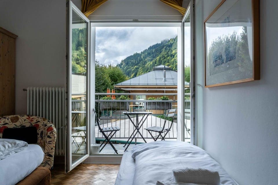 View (from property/room), Balcony/Terrace, Bedroom, Mountain view