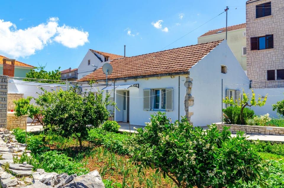 Property building, Garden