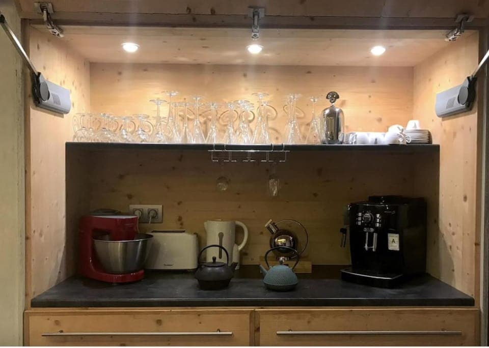 Coffee/tea facilities, Communal kitchen