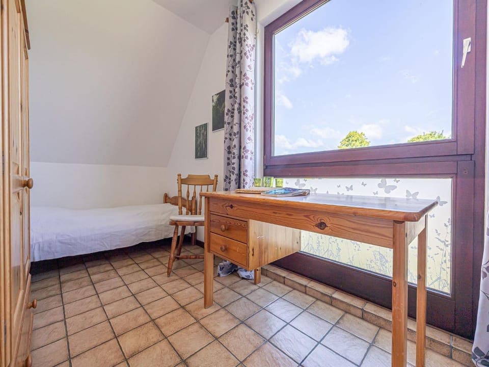 View (from property/room), Photo of the whole room, Bedroom