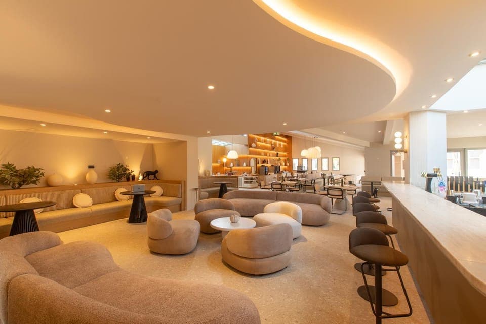 Lounge or bar