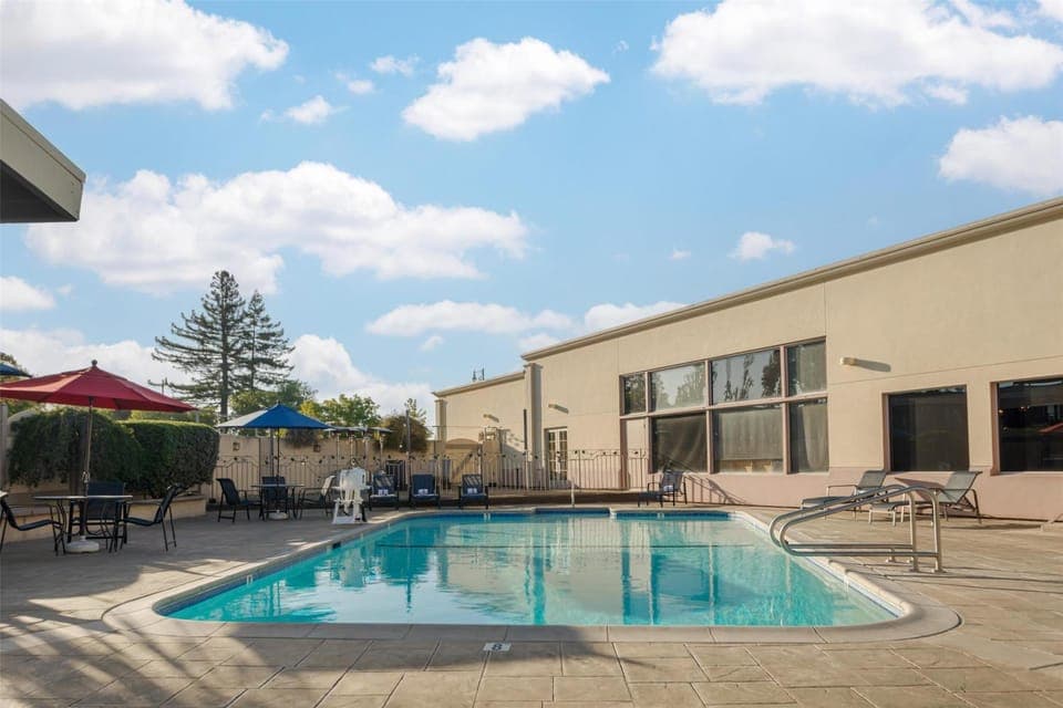 Pool view, Swimming pool